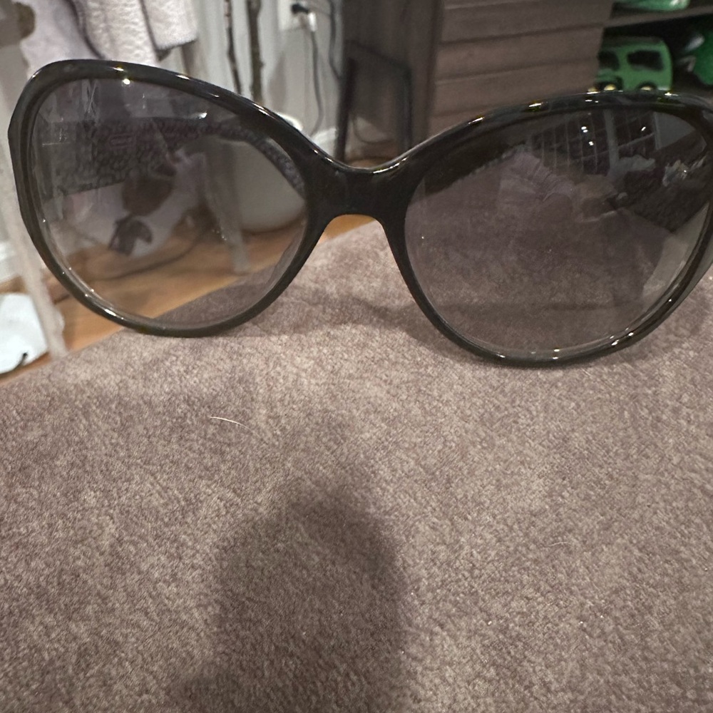 Coach Sunglasses - Picture 9 of 11